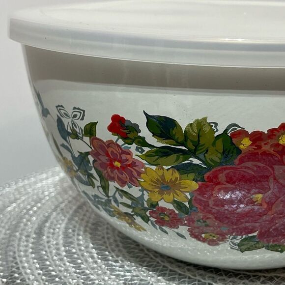 Pioneer Woman Enamel on Steel Mixing Bowl with Lid 4 Qt Sweet Rose NWT - Picture 8 of 10